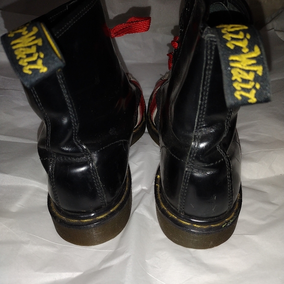 Dr. Martens Union Jack Leather Boot - Picture 2 of 8